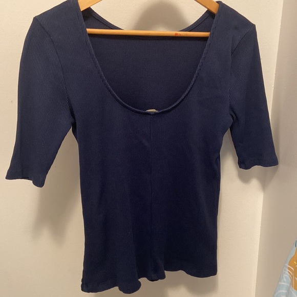 Monk&Lou scoop back, ribbed 3/4 sleeve - Picture 3 of 5